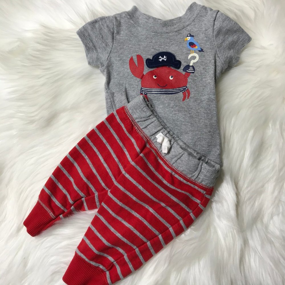 Carter's pirate crab outfit 3M boy